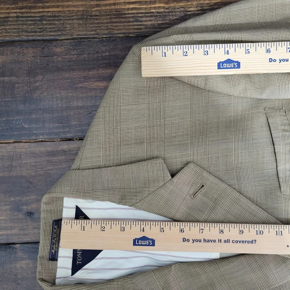 VTG Tommy Hilfiger Men's Sport Coat Blazer Three Button Brown Plaid Wool Sz‎ 44L